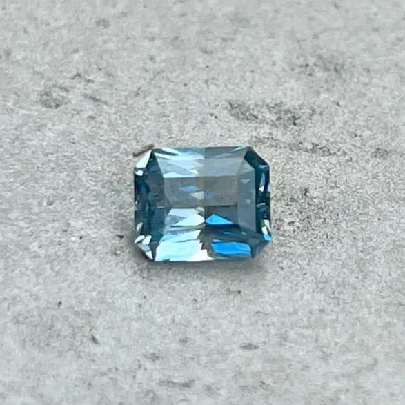 1.40CT RADIANT CUT SAPPHIRE, DENIM BLUE GREY PARTI, 6.68X5.5X3.73MM