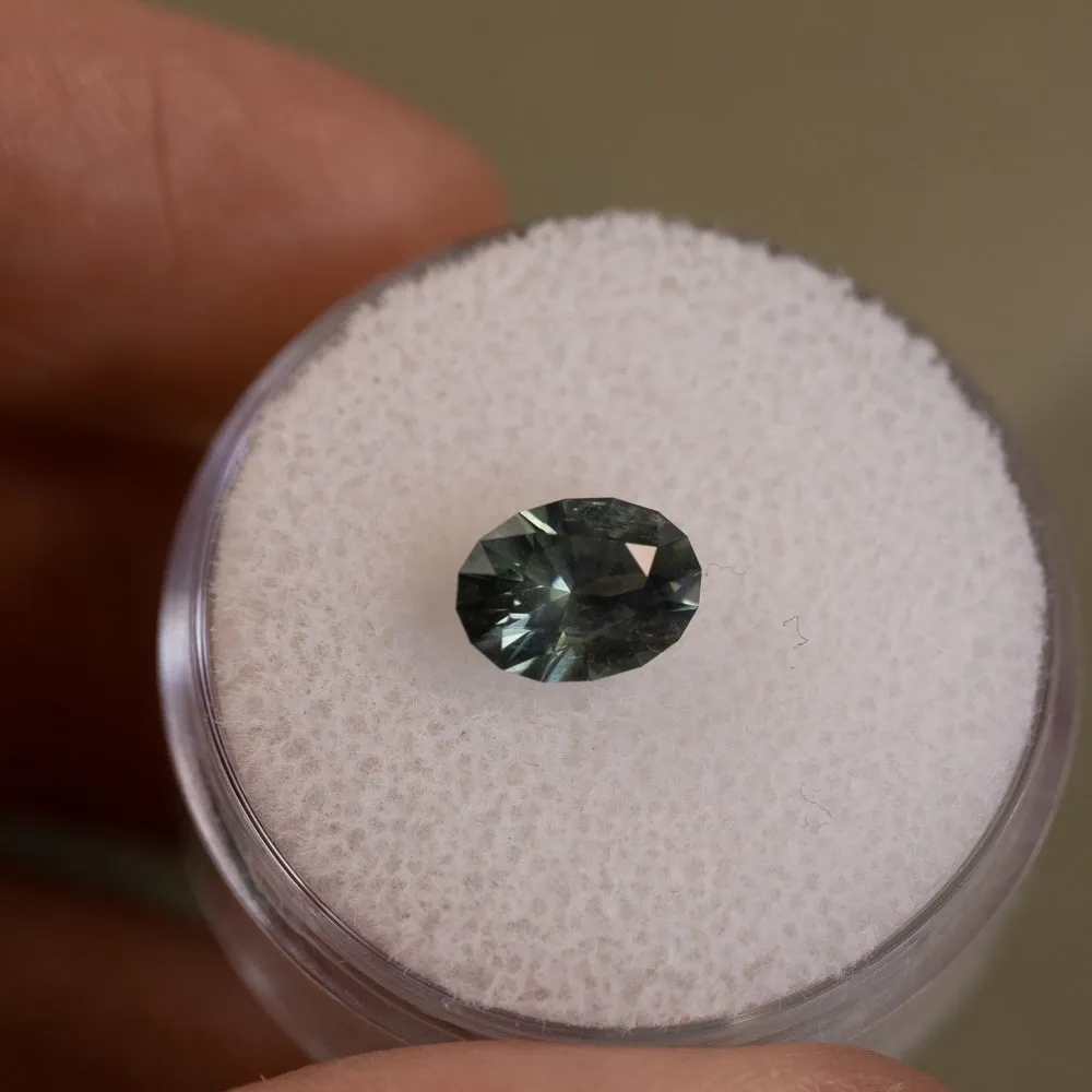 1.71CT PRECISION CUT OVAL MONTANA SAPPHIRE, COLOR SHIFTING GREEN GREY, 8.05X5.86X4.77MM