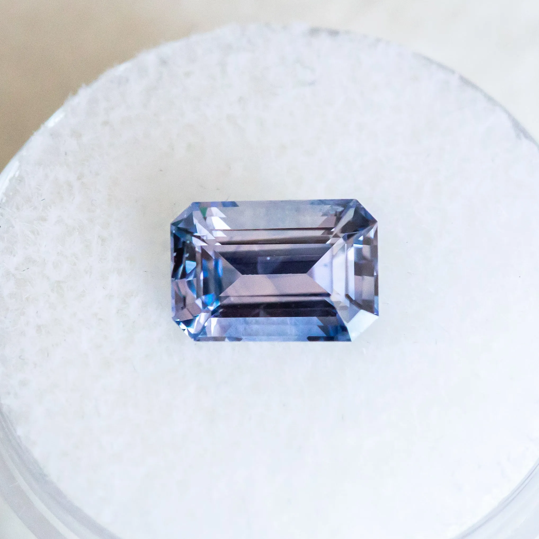 3.07CT EMERALD CUT MADAGASCAR SAPPHIRE, LAVENDER PURPLE, 9.30X6.44X5MM