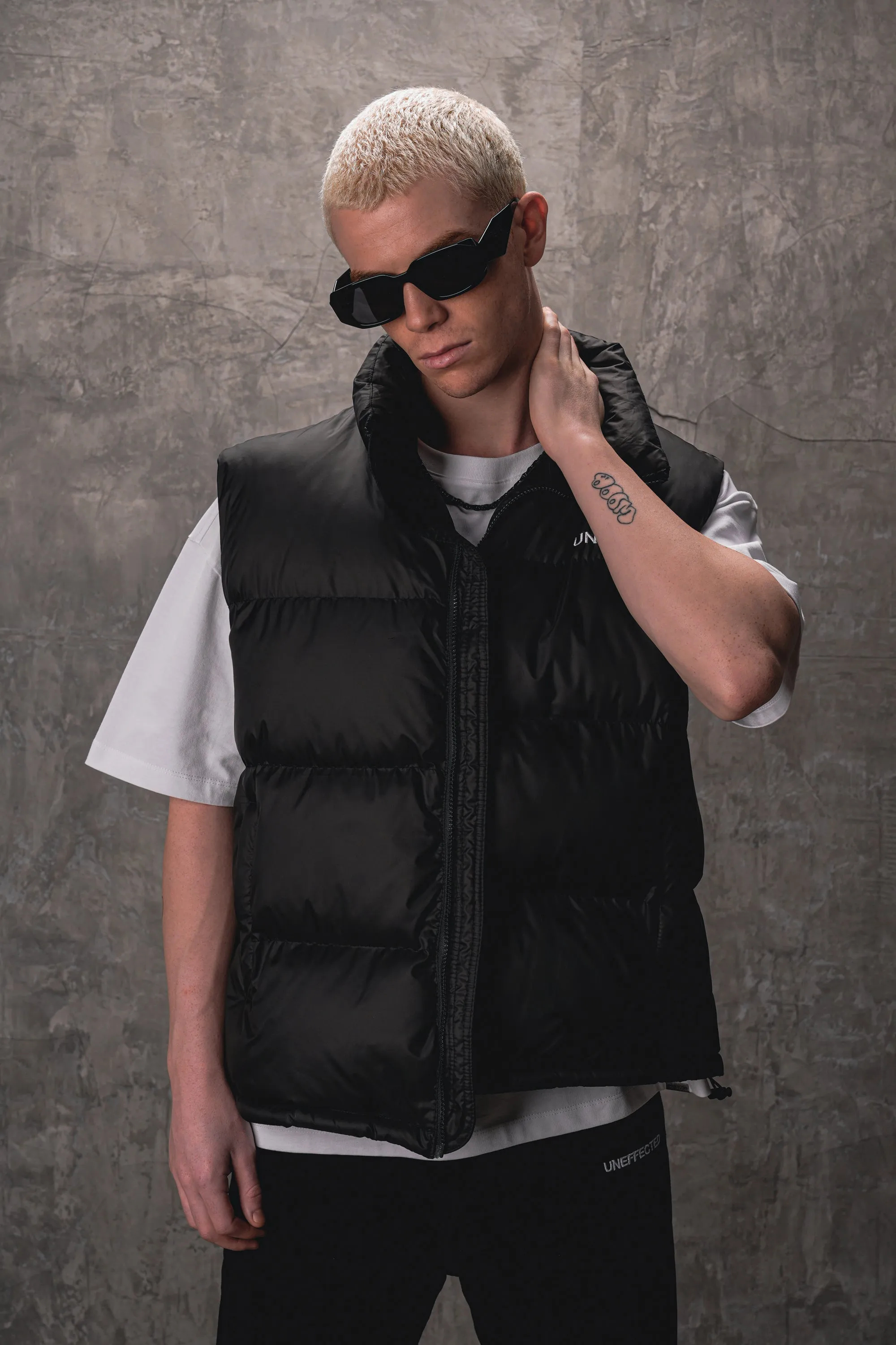 Airdrop Elite Puffer Vest - Jet Black