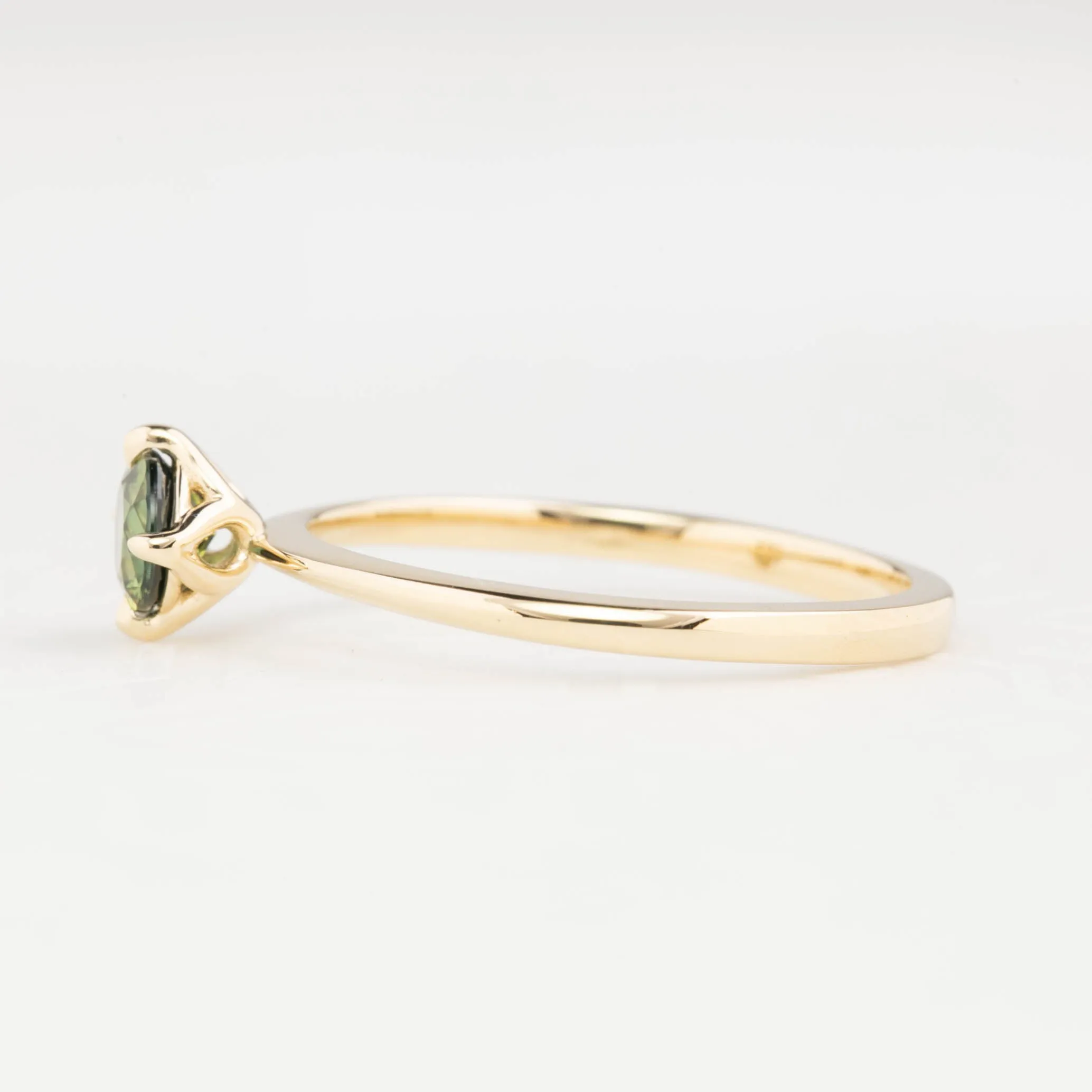 Alice Ring 4.75mm 0.55ct Green Queensland Sapphire 14K Yellow Gold