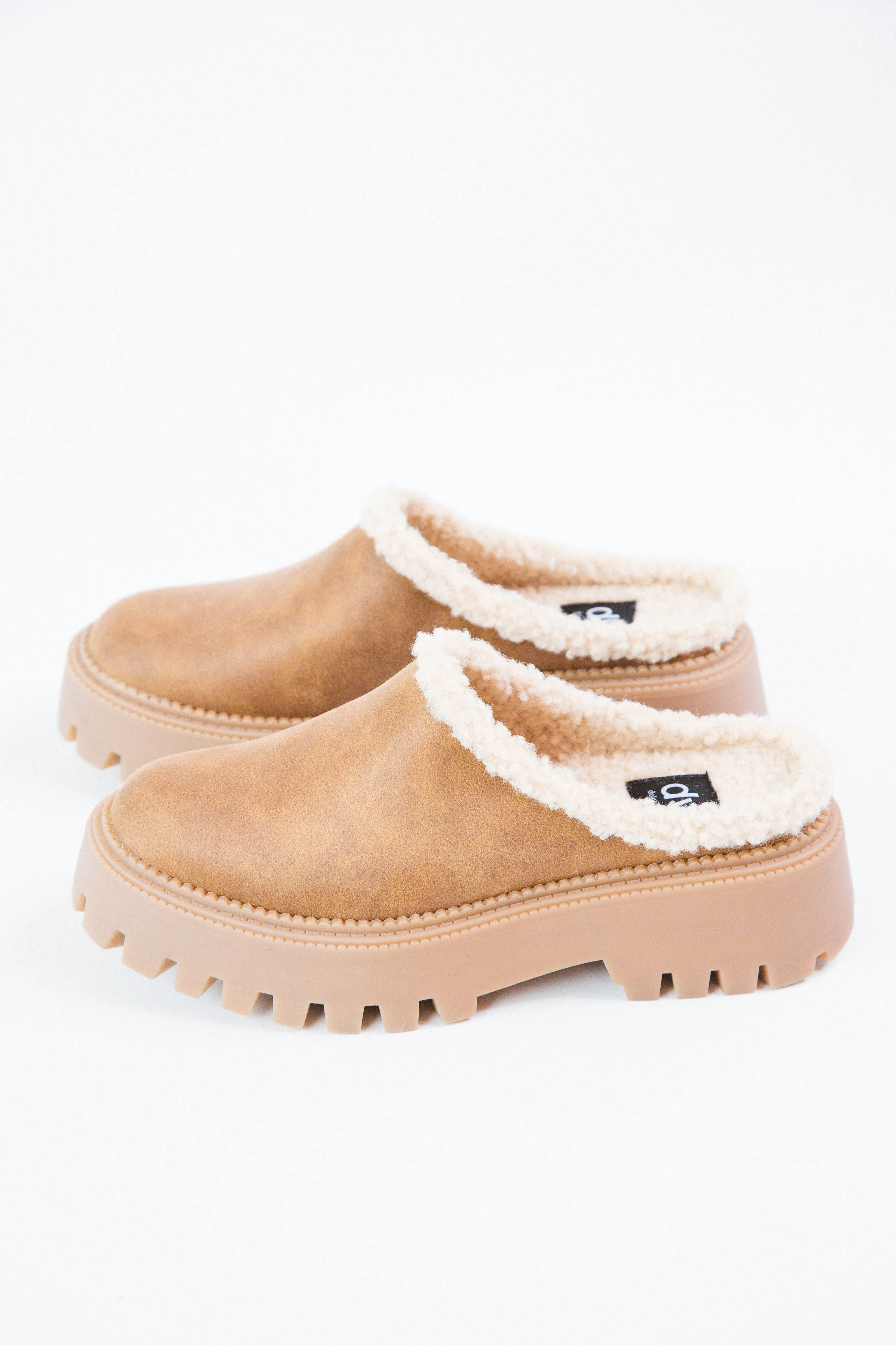 Ladie Sherpa Slide On, Tan | DV By  Dolce Vita