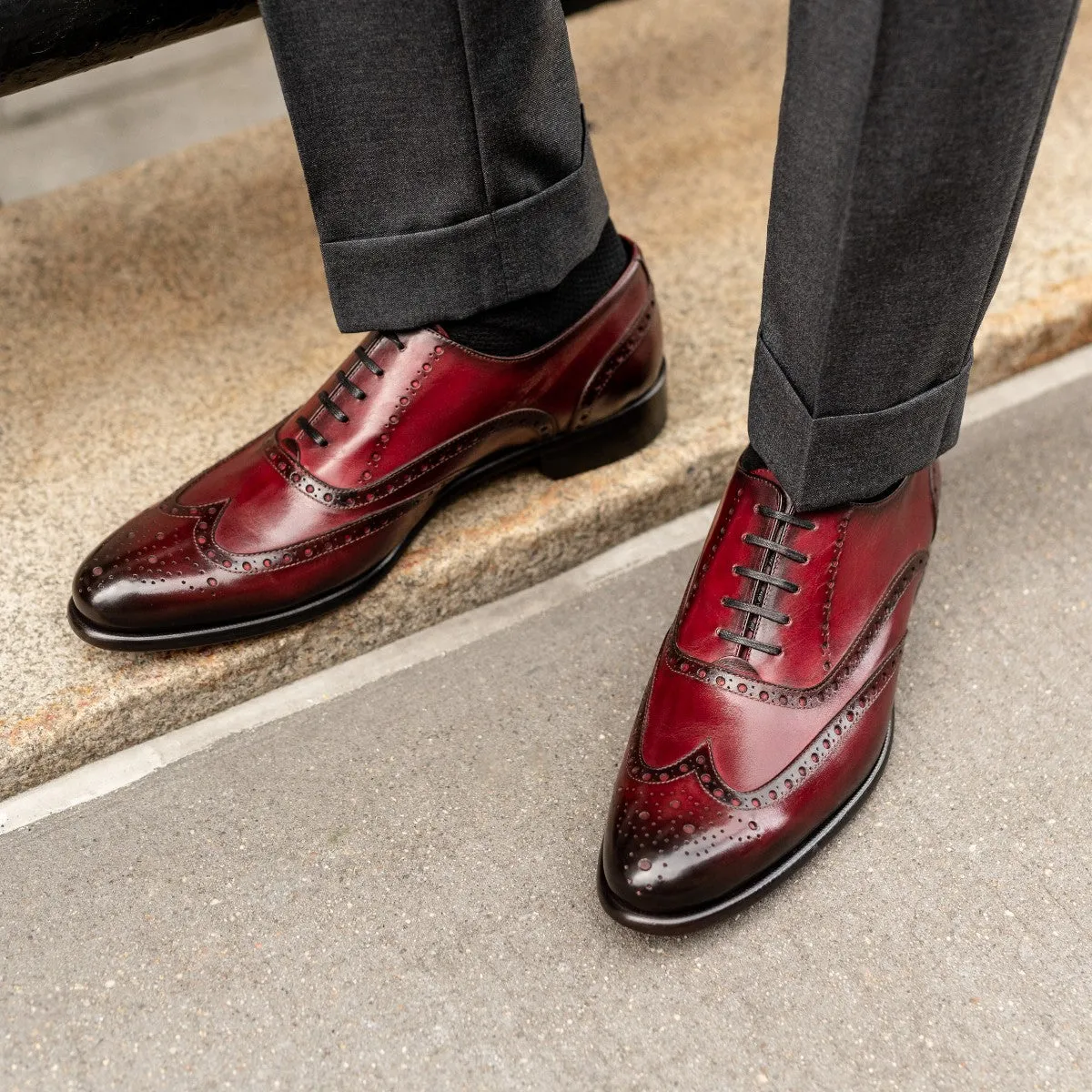 The West II Wingtip Oxford - Oxblood